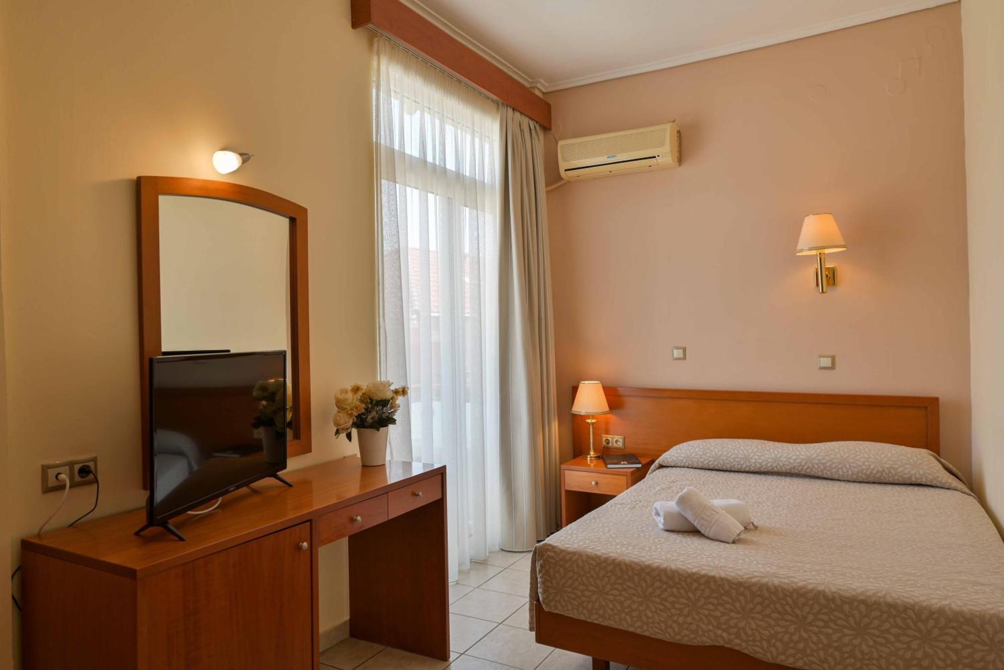 Neda Hotel Ancient Olympia Phòng bức ảnh